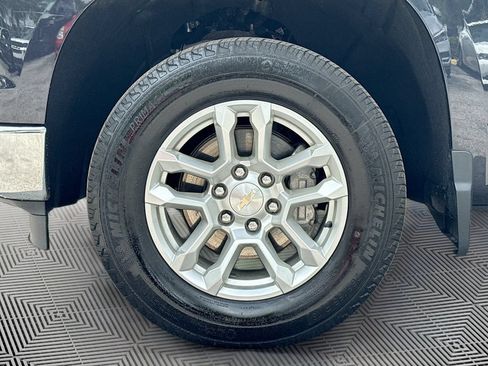 Used 2024 Chevrolet Silverado 1500 LT AWD/4WD image 32
