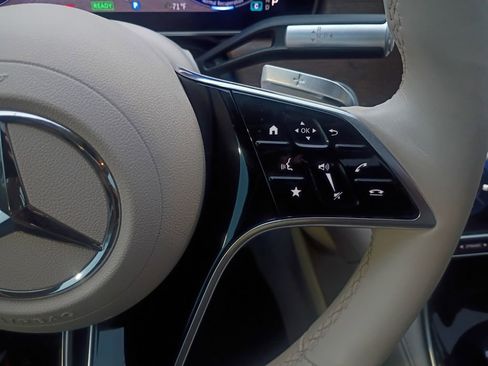 Used 2022 Mercedes-Benz EQS 450+ Sedan image 25