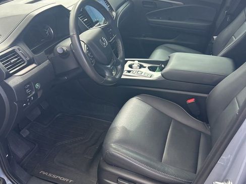 Used 2025 Honda Passport EX-L image 4