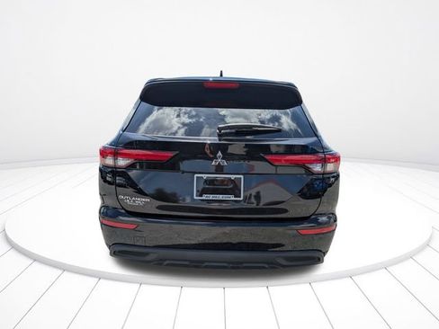 Used 2024 Mitsubishi Outlander ES FWD image 5