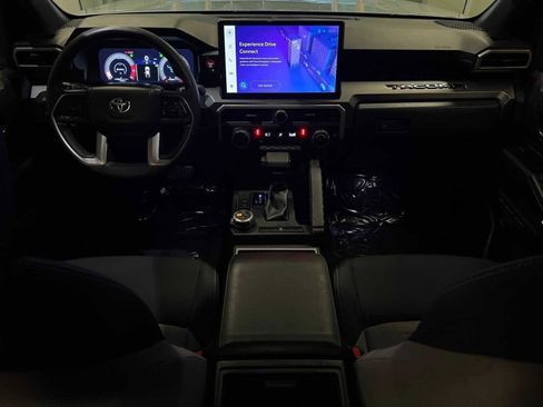 Used 2024 Toyota Tacoma TRD Off-Road image 10