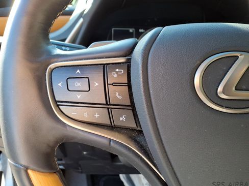 Used 2019 Lexus ES 350 Ultra Luxury w/ Accessory Package 2 FWD image 19