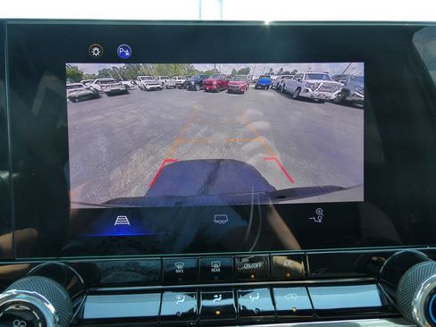 Certified 2024 Chevrolet Colorado Trail Boss AWD/4WD image 29