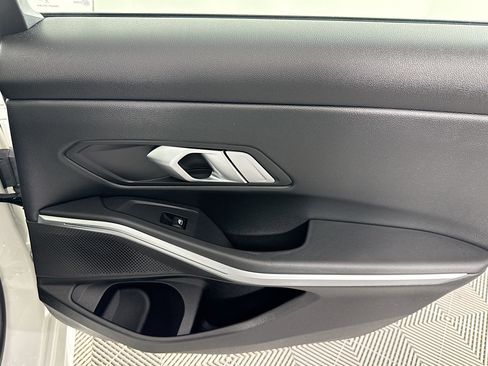 Used 2023 BMW 330i xDrive Sedan w/ Premium Package image 27