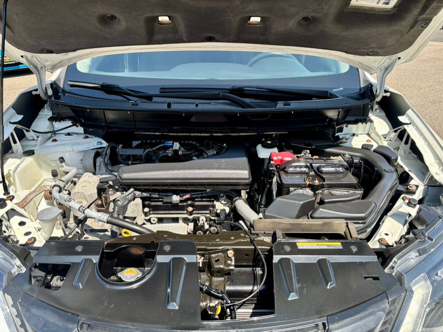 Used 2018 Nissan Rogue SV AWD/4WD image 29