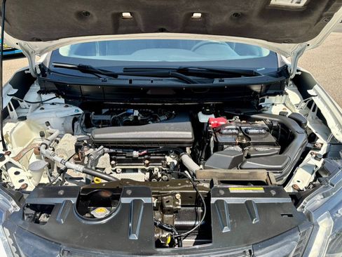 Used 2018 Nissan Rogue SV AWD/4WD image 29