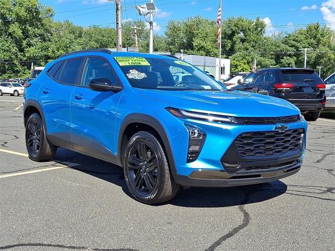 Used 2025 Chevrolet Trax ACTIV w/ Driver Confidence Package image 1