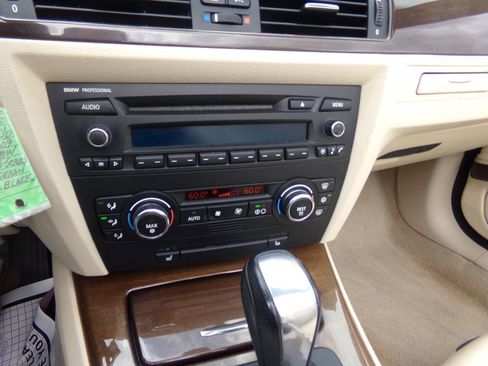 Used 2009 BMW 328i Convertible RWD image 15