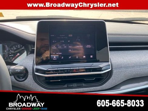 Used 2022 Jeep Compass Latitude image 14