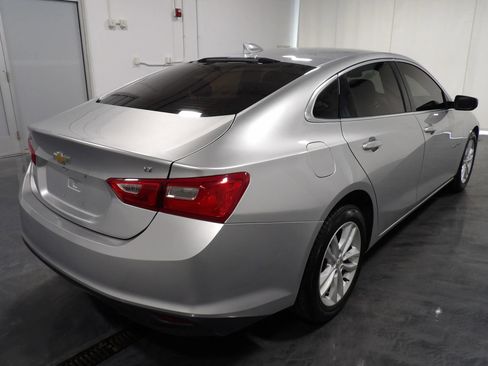 Used 2017 Chevrolet Malibu LT image 4