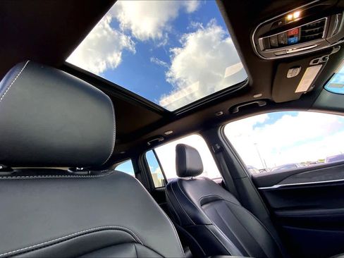 Used 2025 Jeep Grand Cherokee Limited w/ Black Appearance Package image 13