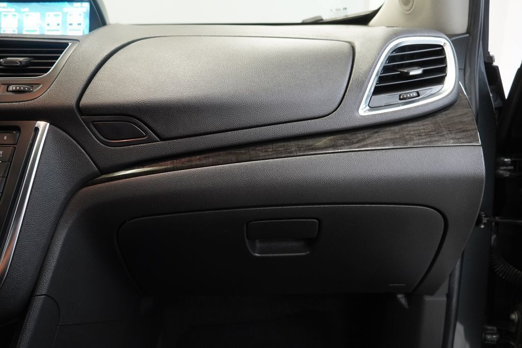 Used 2016 Buick Encore Convenience AWD/4WD image 37