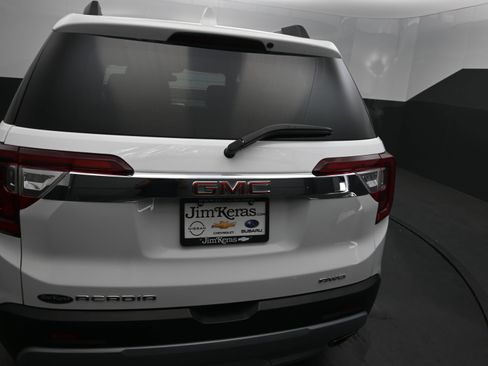 Used 2023 GMC Acadia SLT image 14