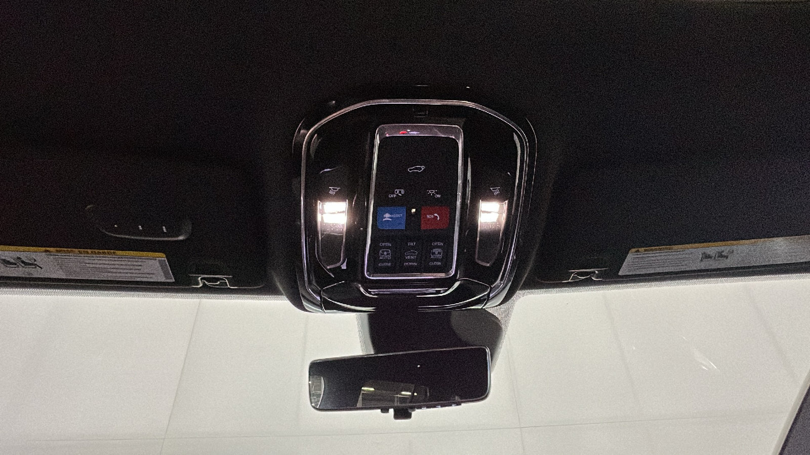 Used 2023 Jeep Grand Cherokee Overland w/ Luxury Tech Group IV AWD/4WD image 29