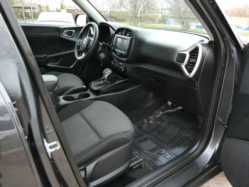 Used 2021 Kia Soul S FWD image 26