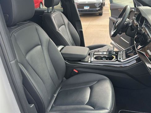 Used 2025 Audi Q7 3.0T Premium Plus image 24