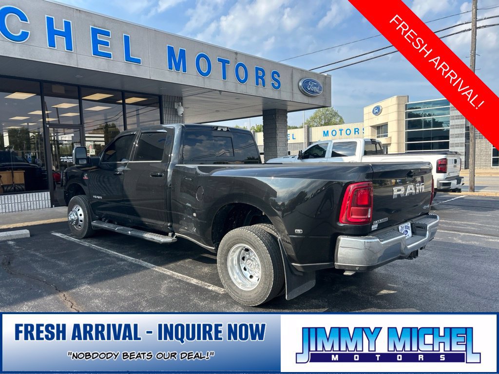 Used 2025 RAM 3500 Laramie AWD/4WD image 2