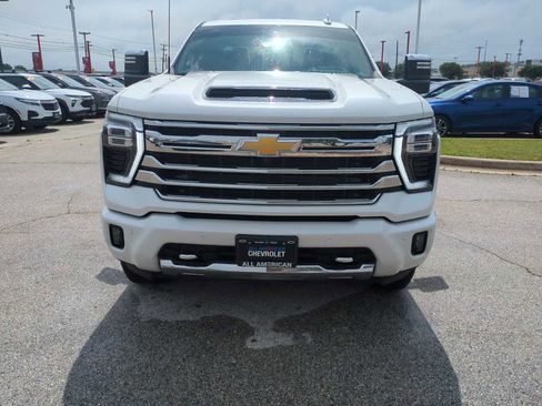 Used 2024 Chevrolet Silverado 3500 High Country w/ High Country Premium Package AWD/4WD image 3