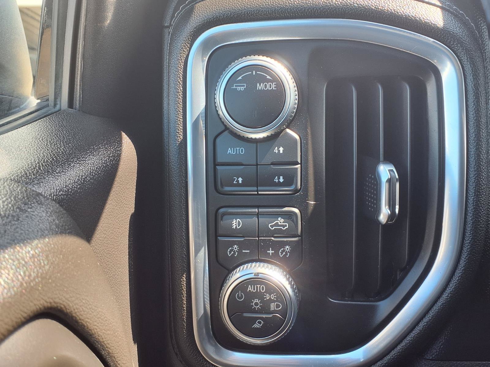 Used 2021 GMC Sierra 1500 SLT AWD/4WD image 12