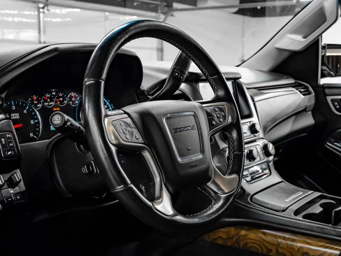 Used 2020 GMC Yukon XL Denali RWD image 21