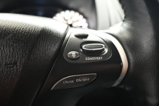 Used 2020 Nissan Pathfinder SL FWD image 18