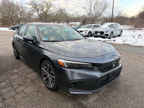 Used 2023 Honda Civic Touring image 4
