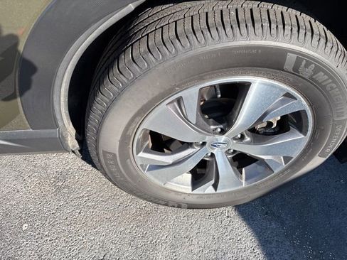 Used 2023 Subaru Ascent Premium w/ Convenience Package image 13