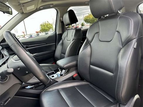 Used 2025 Kia Telluride S image 10