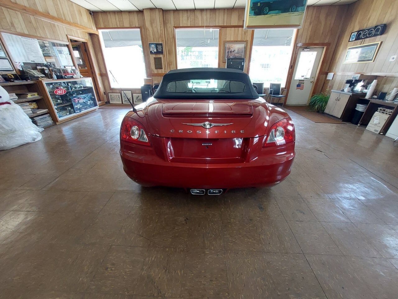 Used 2005 Chrysler Crossfire Limited RWD image 9