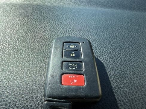 Used 2014 Toyota Highlander XLE AWD/4WD image 45