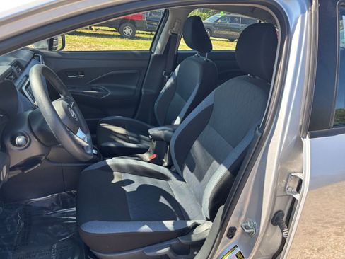 Used 2025 Nissan Versa SV image 36