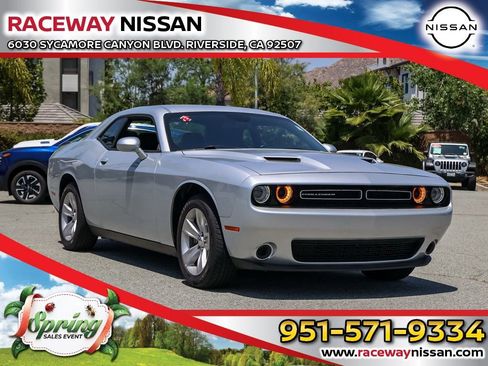 Used 2023 Dodge Challenger SXT RWD image 1