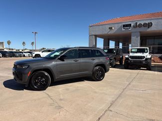 New 2026 Jeep Grand Cherokee Altitude video 1