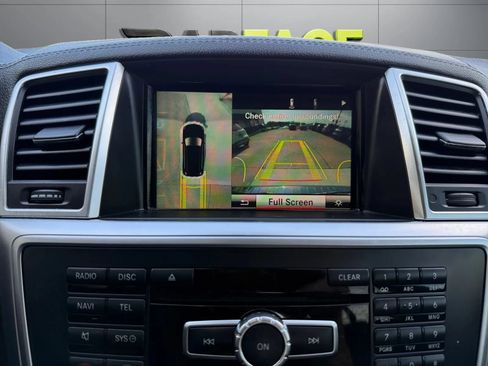 Used 2015 Mercedes-Benz GL 450 4MATIC image 31