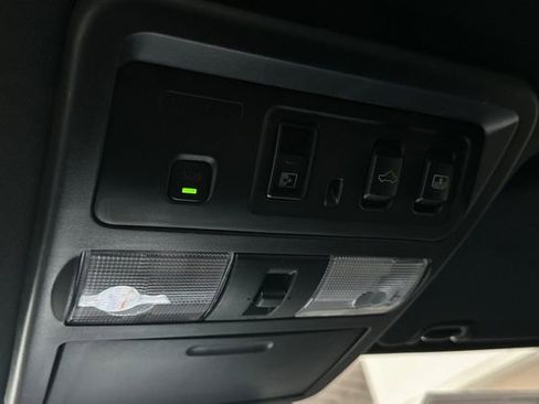 Used 2017 Nissan Titan SL RWD image 36