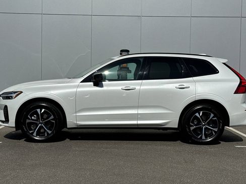 Certified 2026 Volvo XC60 B5 Core w/ Climate Package PRO AWD/4WD image 2