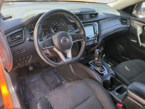 Used 2019 Nissan Rogue SV AWD/4WD image 10