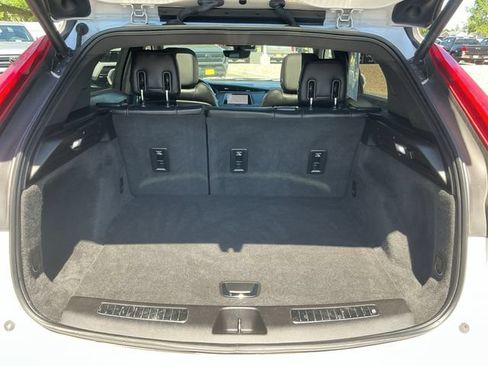 Used 2019 Cadillac XT4 Premium Luxury w/ Technology Package AWD/4WD image 29