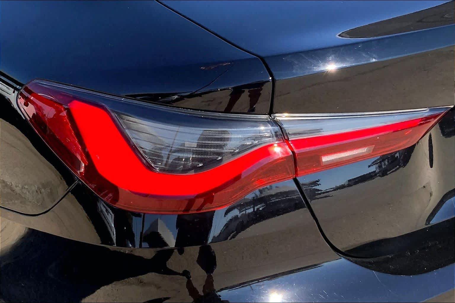 Used 2023 BMW 430i Coupe w/ Convenience Package RWD image 27