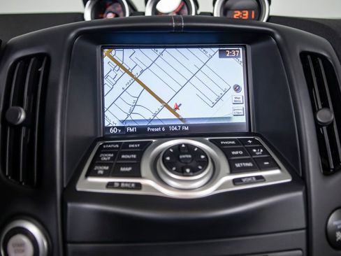 Used 2018 Nissan 370Z Touring image 33