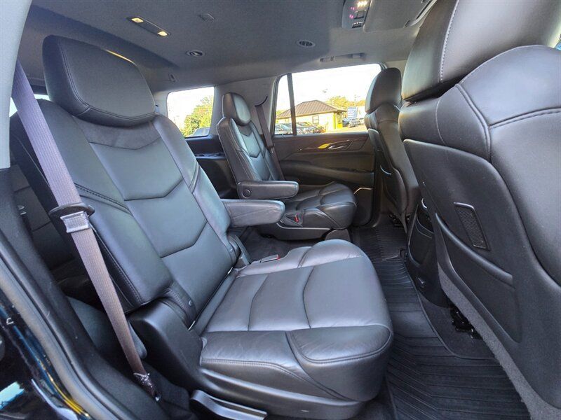 Used 2017 Cadillac Escalade Premium Luxury AWD/4WD image 20