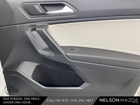 Used 2021 Volkswagen Tiguan SE w/ Panoramic Sunroof Package image 48