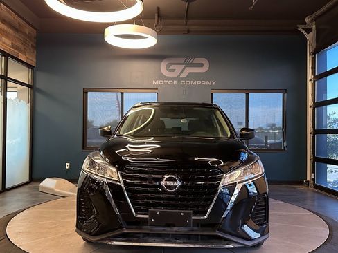 Used 2023 Nissan Kicks S image 8