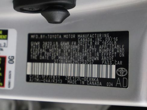 Used 2017 Toyota Corolla LE FWD image 36