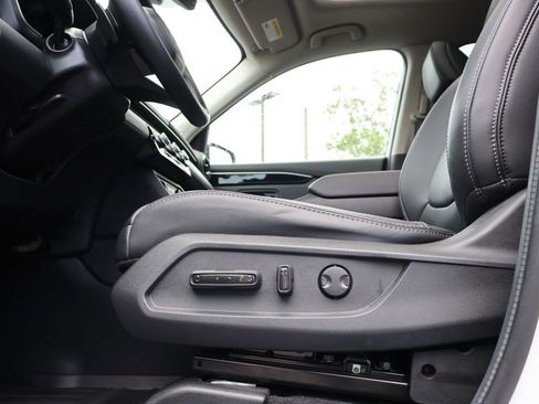Certified 2023 Honda Pilot Touring image 34