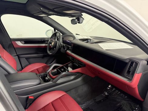 Certified 2026 Porsche Cayenne Coupe AWD/4WD image 15
