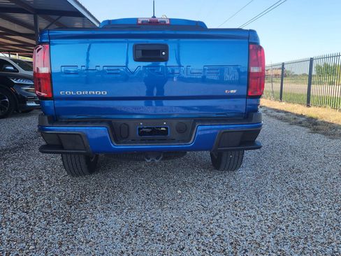 Used 2022 Chevrolet Colorado LT w/ LT Convenience Package image 9