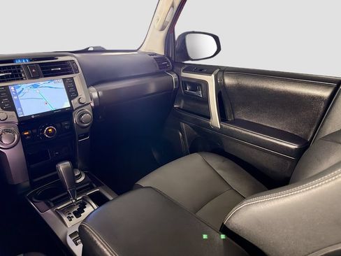 Used 2022 Toyota 4Runner SR5 Premium w/ Moonroof Package AWD/4WD image 26