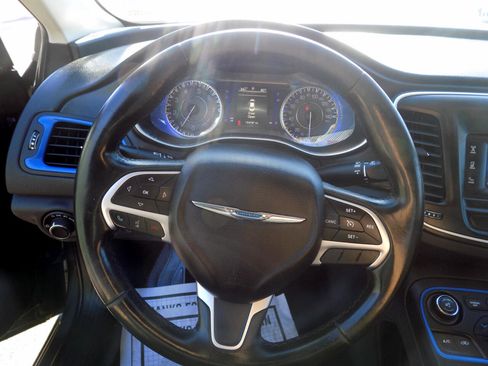 Used 2015 Chrysler 200 Limited w/ Convenience Group image 18