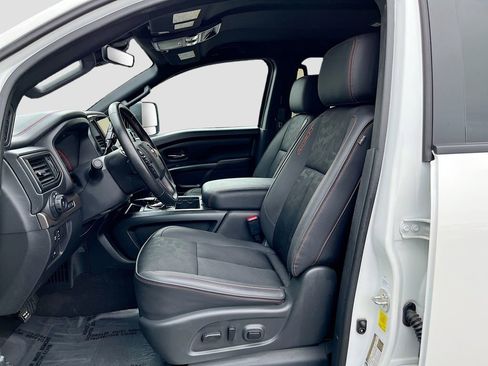 Used 2023 Nissan Titan PRO-4X image 21